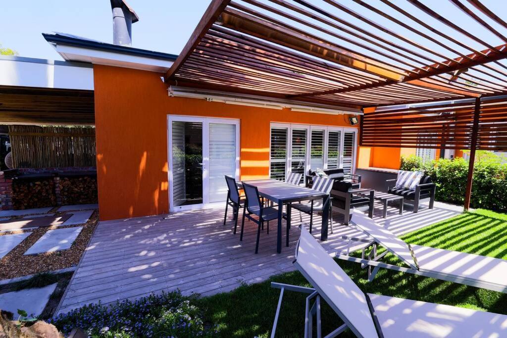 Garten Wohnung Mit Pool, 2 Schlafzimmer 开普敦 外观 照片