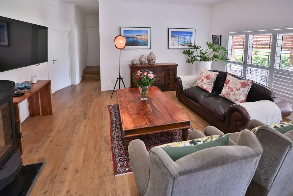 Garten Wohnung Mit Pool, 2 Schlafzimmer 开普敦 外观 照片